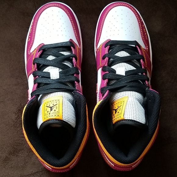 Air Jordan 1 Mid Dia de Los Muertos - Picture 7 of 9